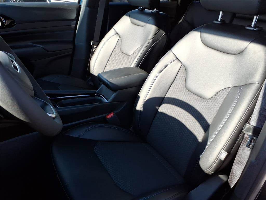 New 2026 Jeep Compass Latitude AWD/4WD image 12