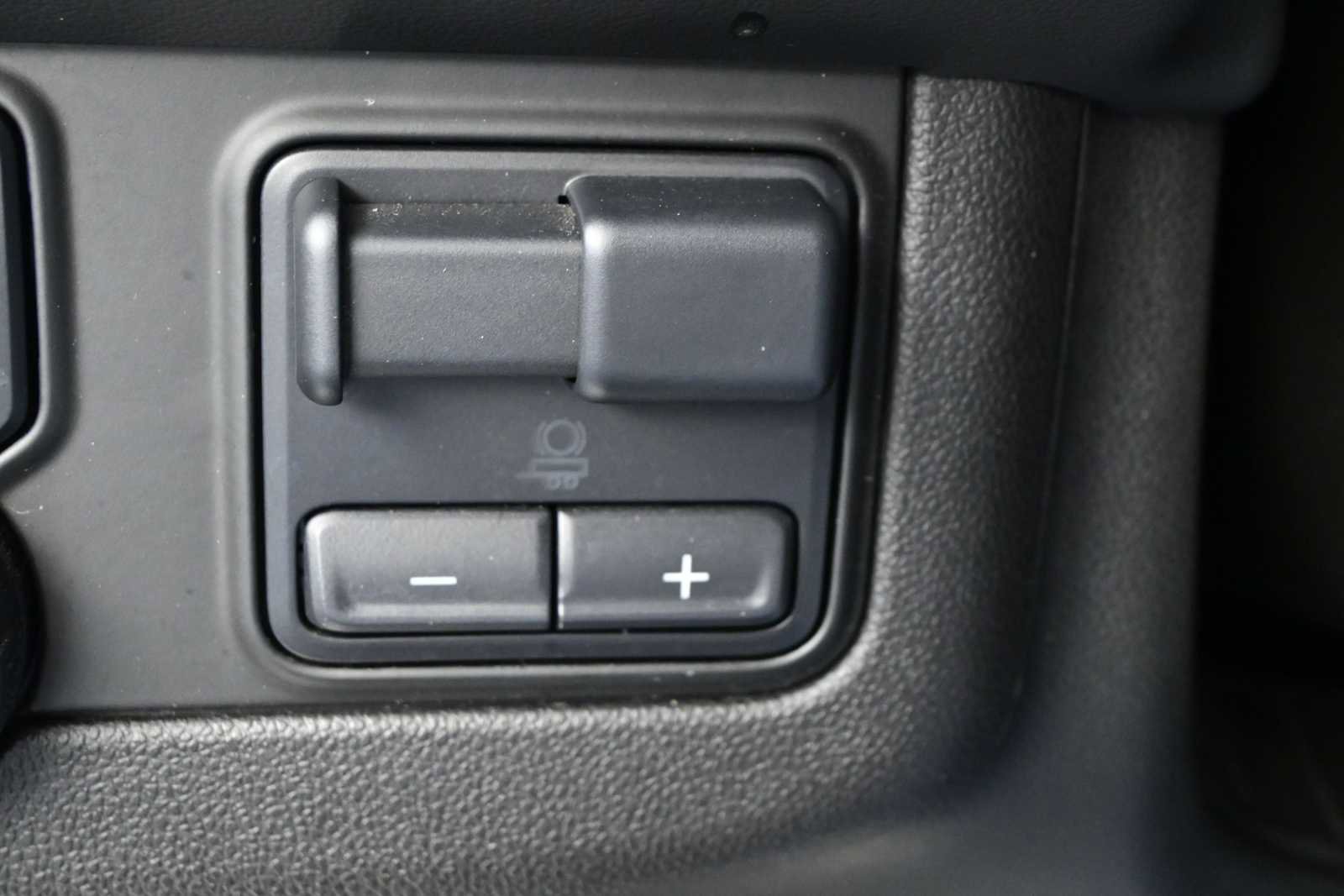 Used 2021 Chevrolet Tahoe Premier w/ Premium Package AWD/4WD image 18