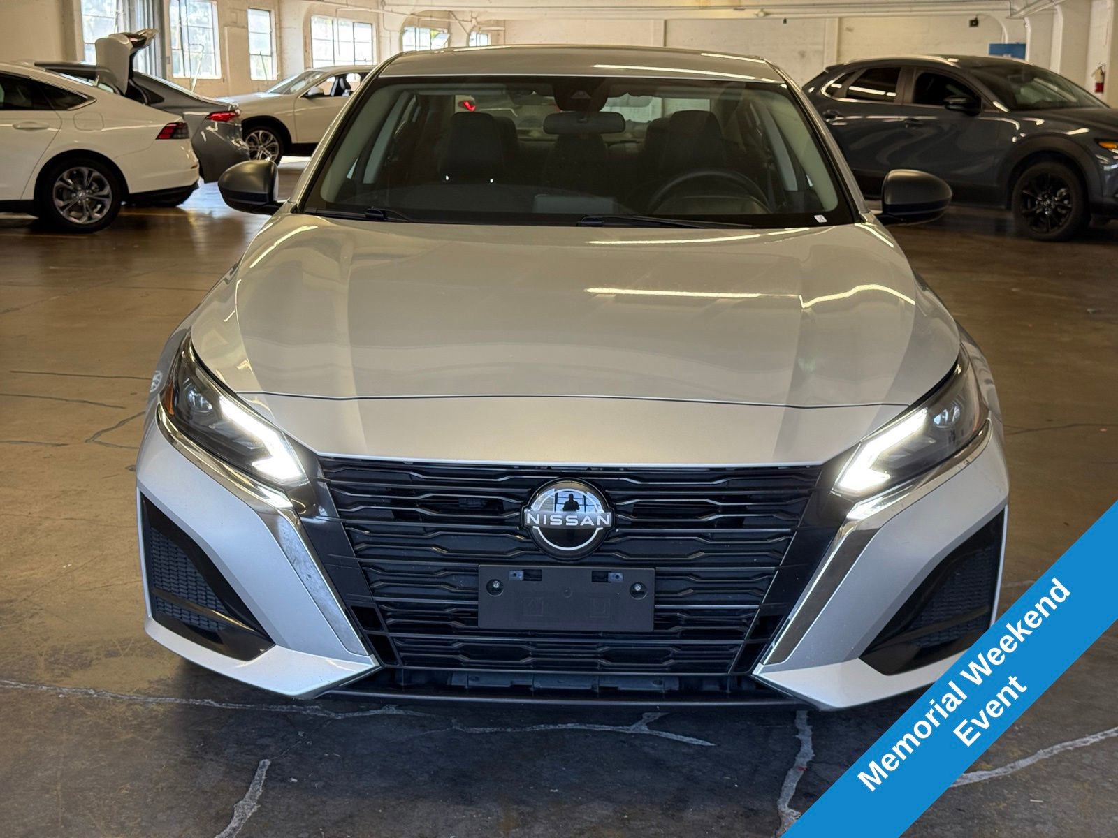 Used 2024 Nissan Altima 2.5 SV FWD image 1
