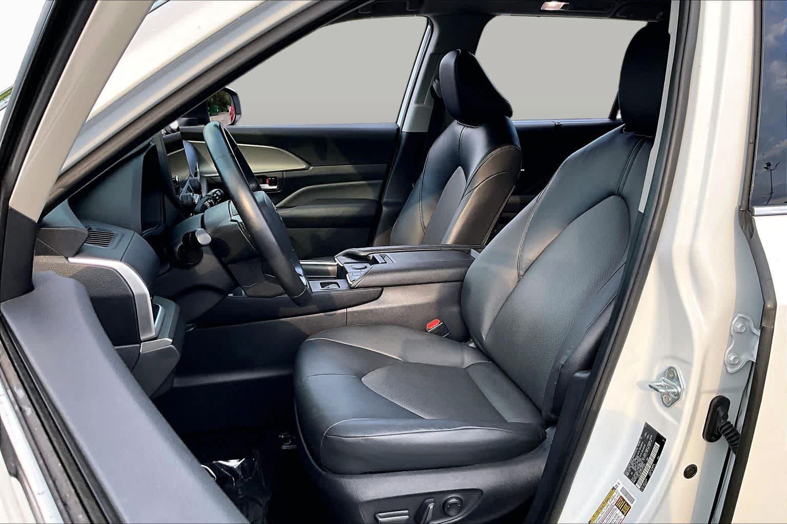 Used 2024 Toyota Grand Highlander AWD image 8