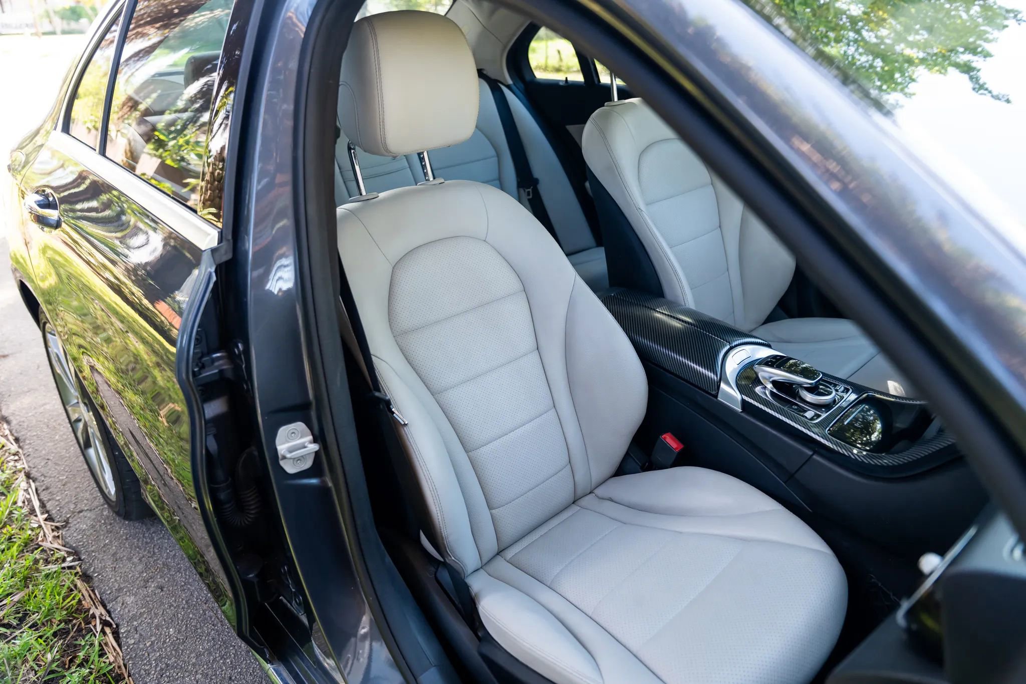 Used 2015 Mercedes-Benz C 300 Sedan w/ Premium 1 Package image 45