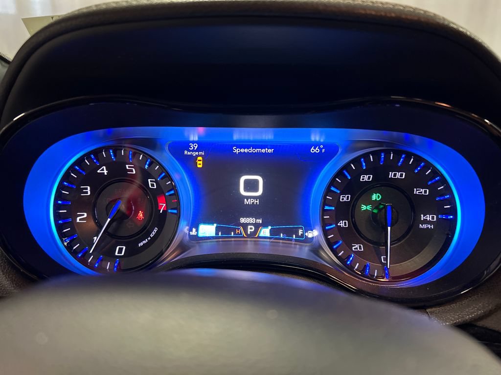 Used 2017 Chrysler 300 S AWD/4WD image 16