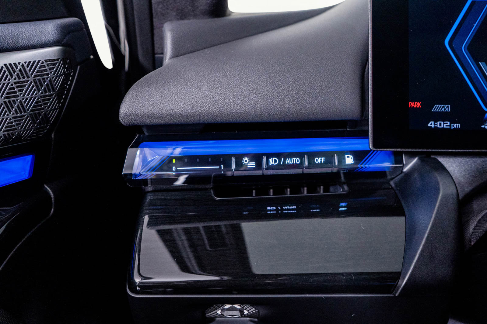 Used 2025 BMW M5 w/ Executive Package image 28