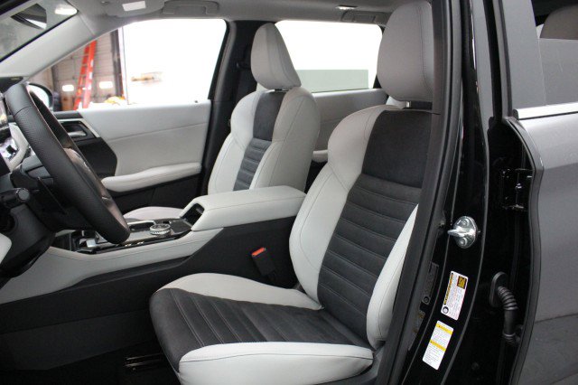 New 2026 Mitsubishi Outlander SE image 7