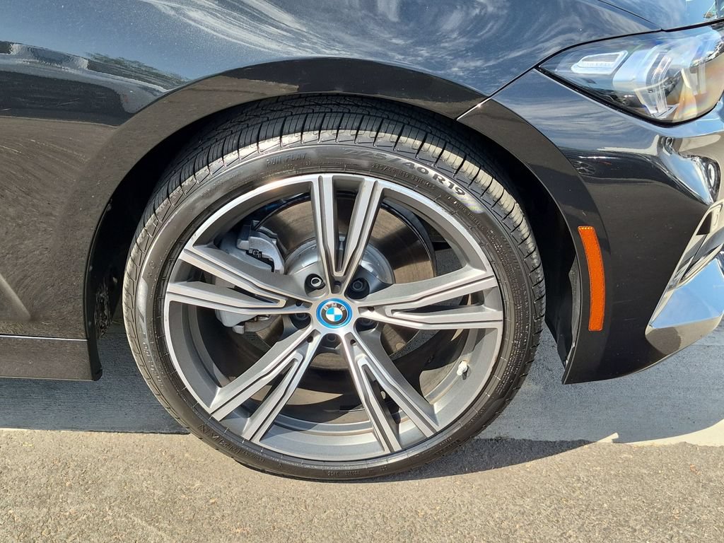 Used 2024 BMW 330e xDrive w/ Convenience Package AWD/4WD image 27