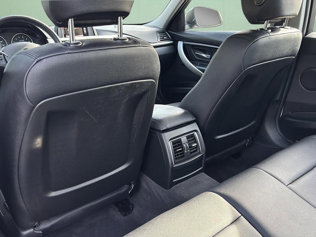 Used 2017 BMW 320i Sedan w/ Driver Assistance Package image 21