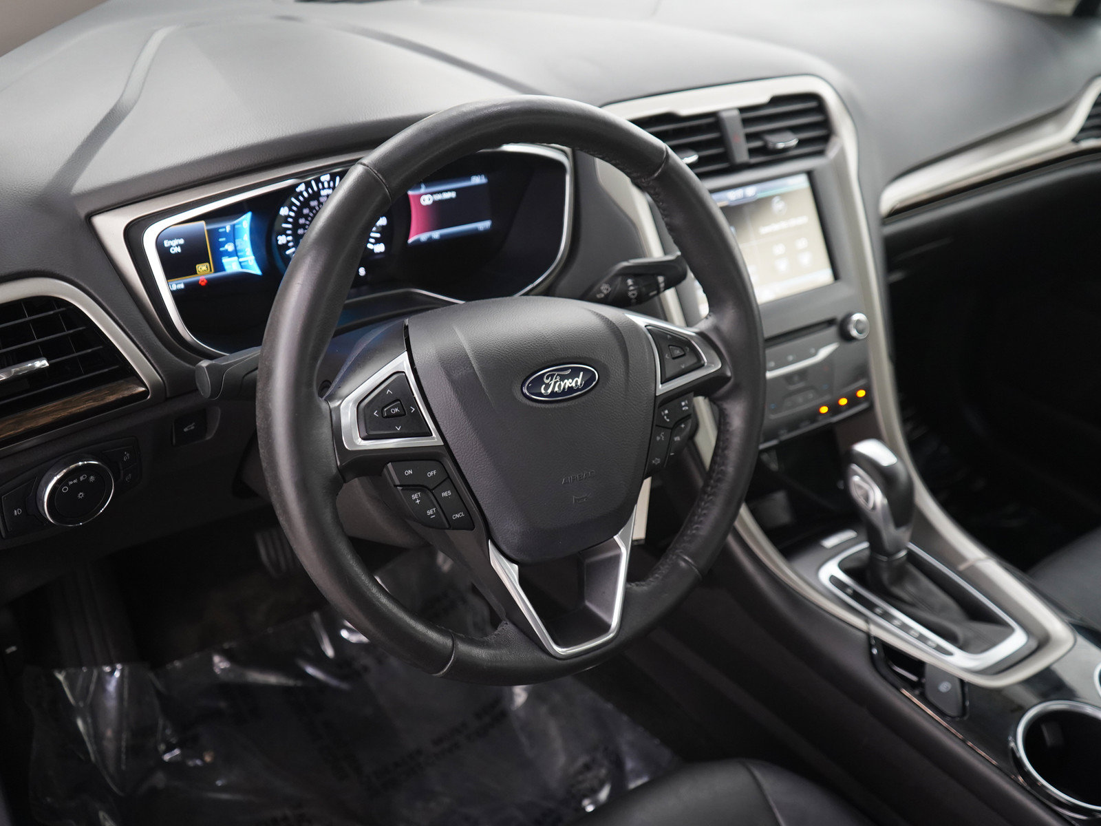 Used 2014 Ford Fusion SE w/ Equipment Group 202A FWD image 19