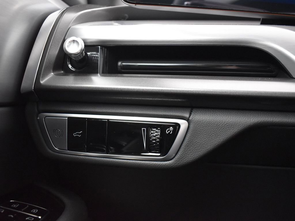 New 2026 Cadillac Vistiq Sport w/ LPO, Floor Liner Package image 15