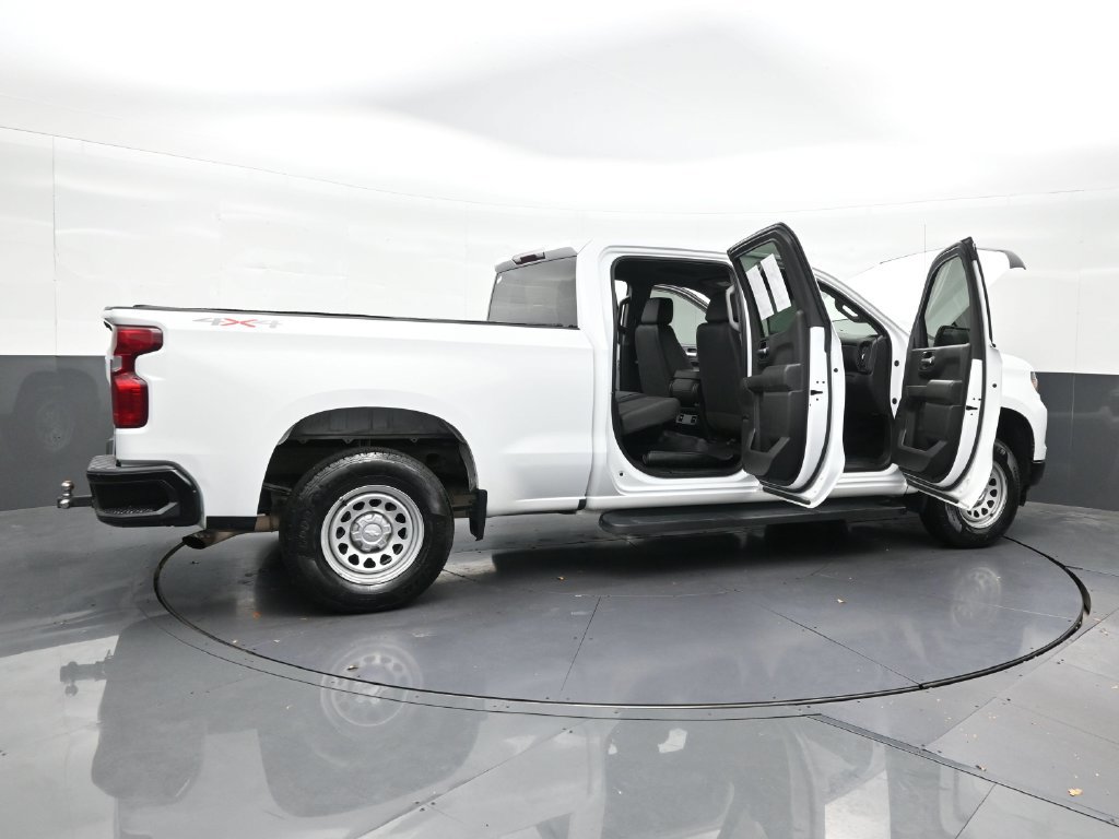 Used 2023 Chevrolet Silverado 1500 W/T w/ WT Value Package AWD/4WD image 35
