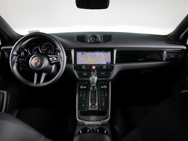 Certified 2026 Porsche Macan AWD/4WD image 12