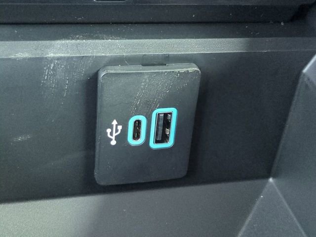 New 2026 Ford F250 Lariat w/ Black Appearance Package image 22