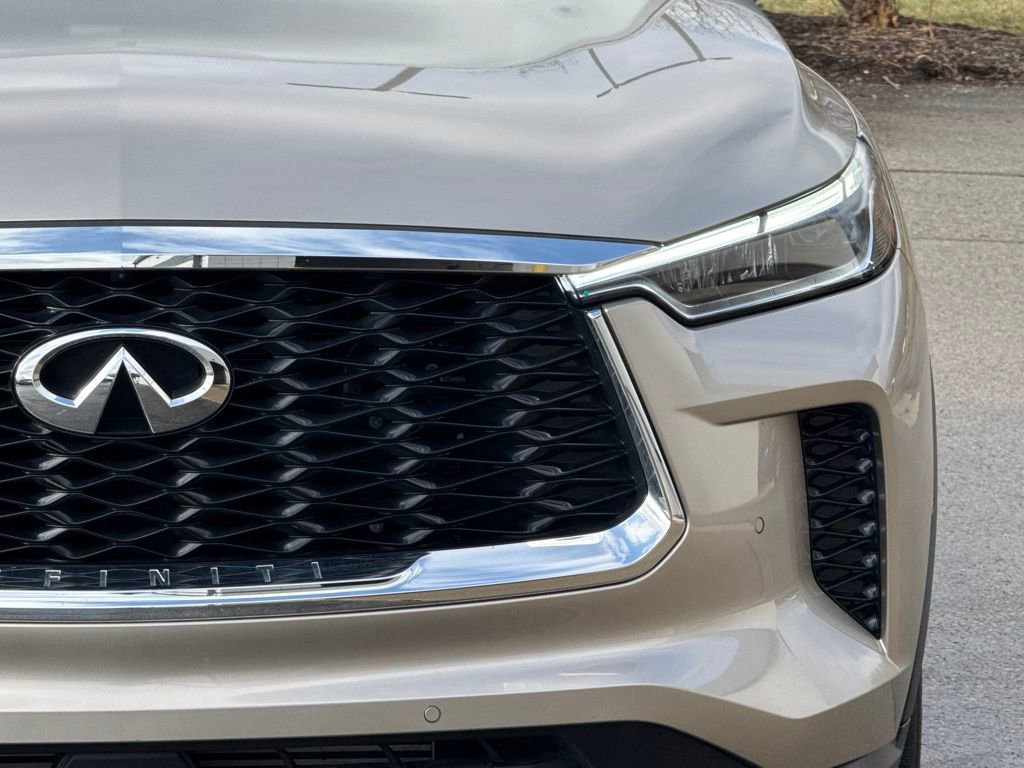 Certified 2025 INFINITI QX60 Luxe w/ Vision Package image 7
