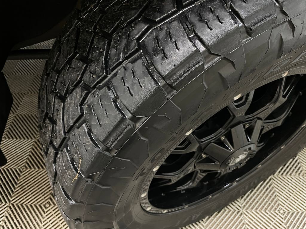 Used 2025 GMC Sierra 2500 AT4 image 54