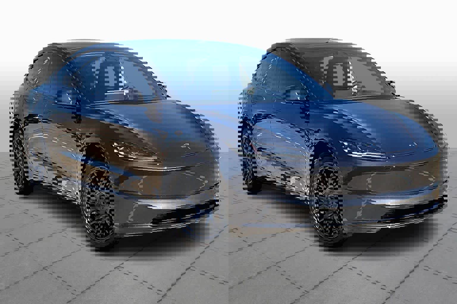 Used 2025 Tesla Model 3 Long Range image 3