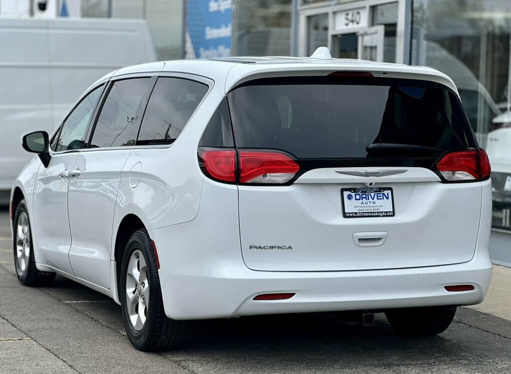 Used 2017 Chrysler Pacifica LX w/ Tire & Wheel Group FWD image 33