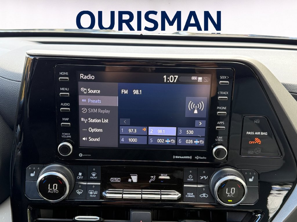 Used 2022 Toyota Highlander XLE AWD/4WD image 14