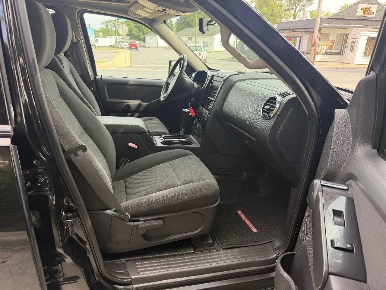 Used 2009 Ford Explorer Sport Trac XLT AWD/4WD image 29