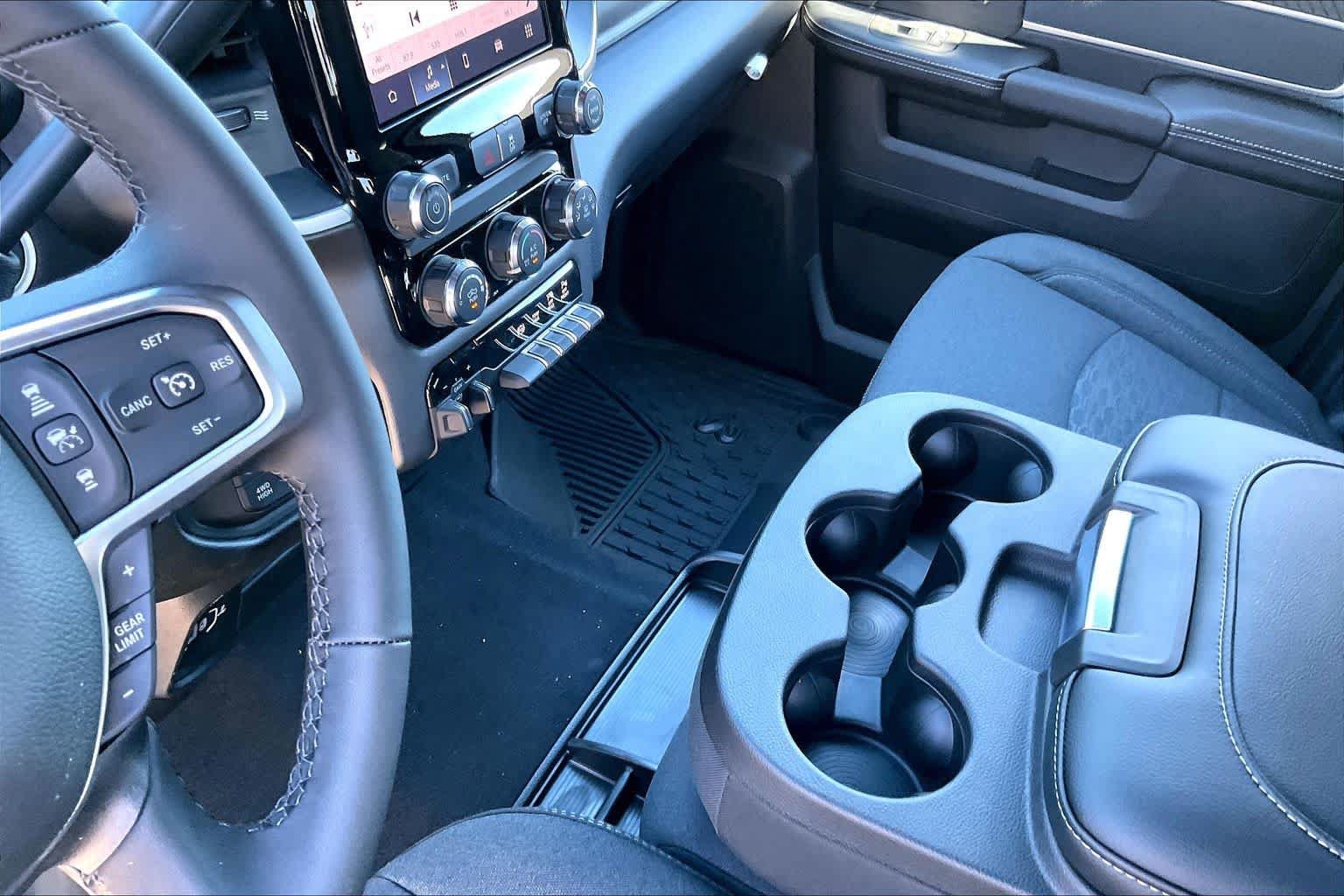New 2027 RAM 3500 Big Horn AWD/4WD image 7