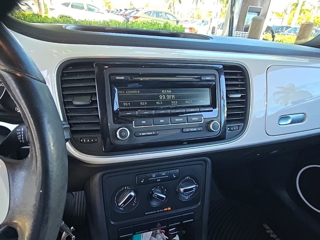 Used 2013 Volkswagen Beetle 2.5 image 4