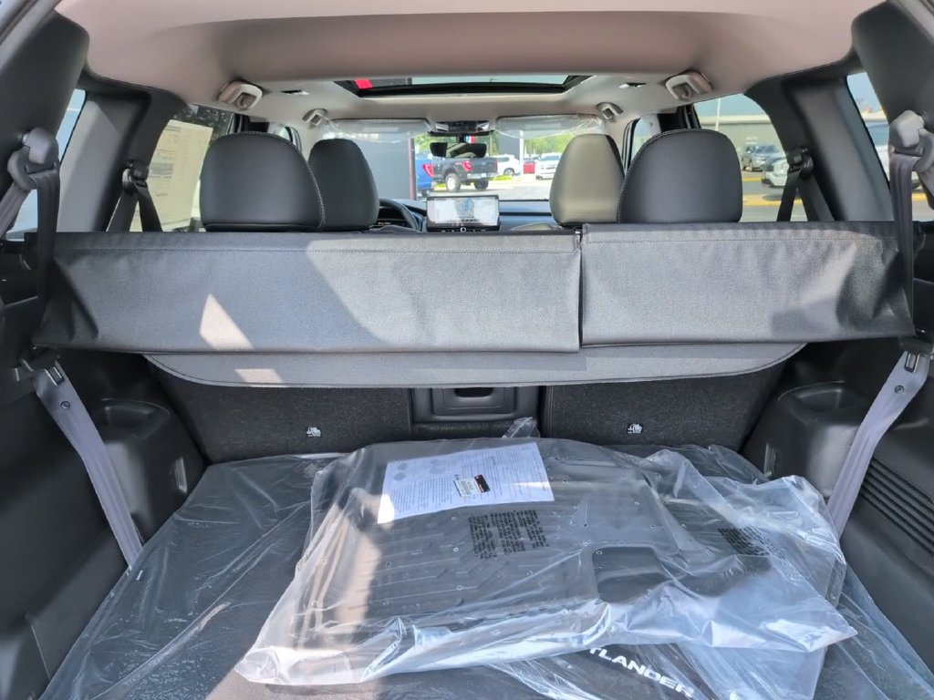 New 2026 Mitsubishi Outlander SE AWD/4WD image 11