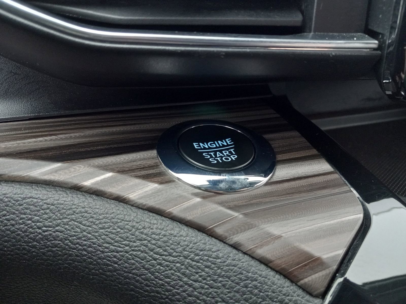 Used 2023 Ford Explorer Limited image 25