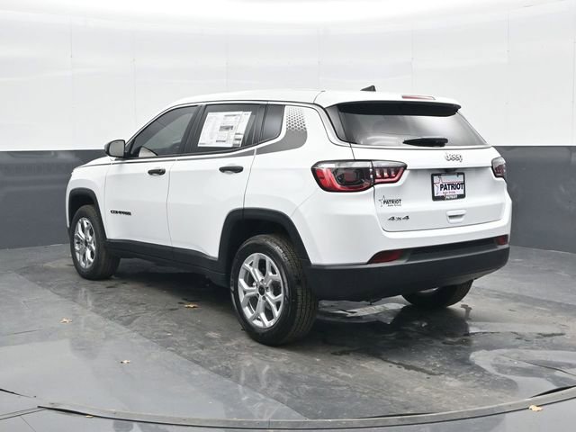 Used 2025 Jeep Compass Sport w/ Mopar Graphics Package AWD/4WD image 2