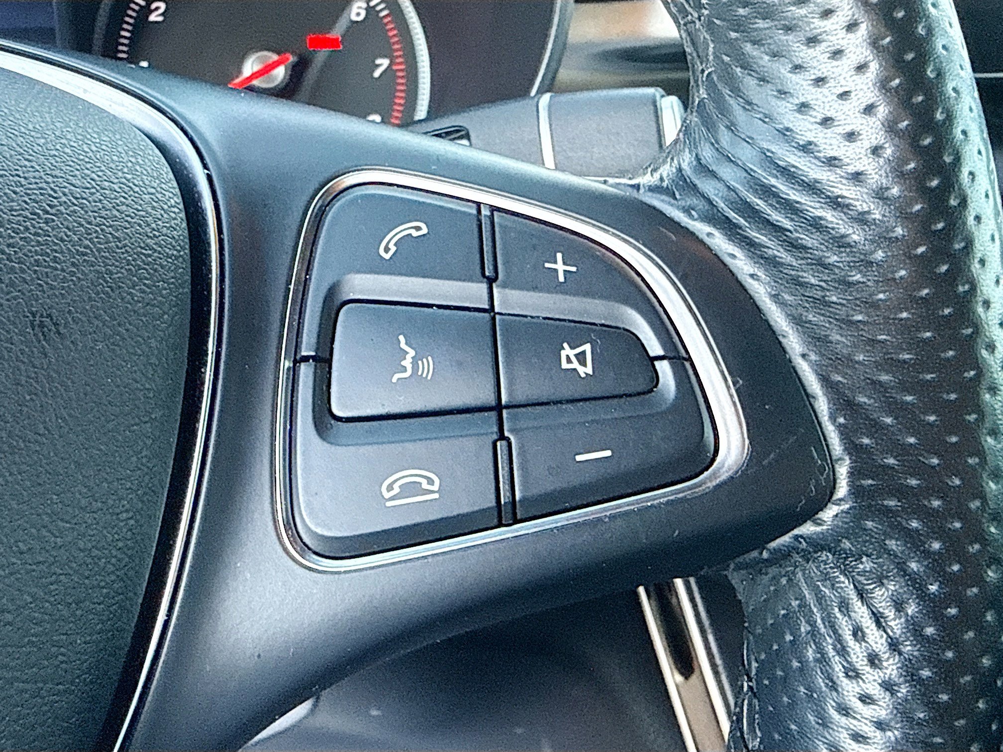 Used 2018 Mercedes-Benz GLC 350e 4MATIC image 38