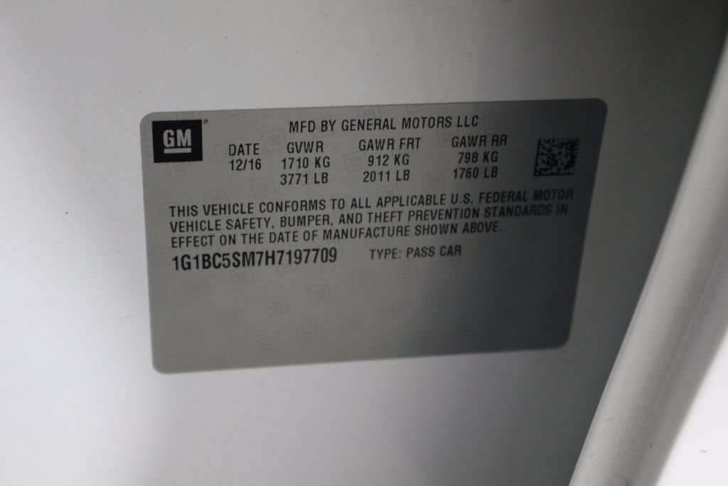Used 2017 Chevrolet Cruze LS FWD image 33