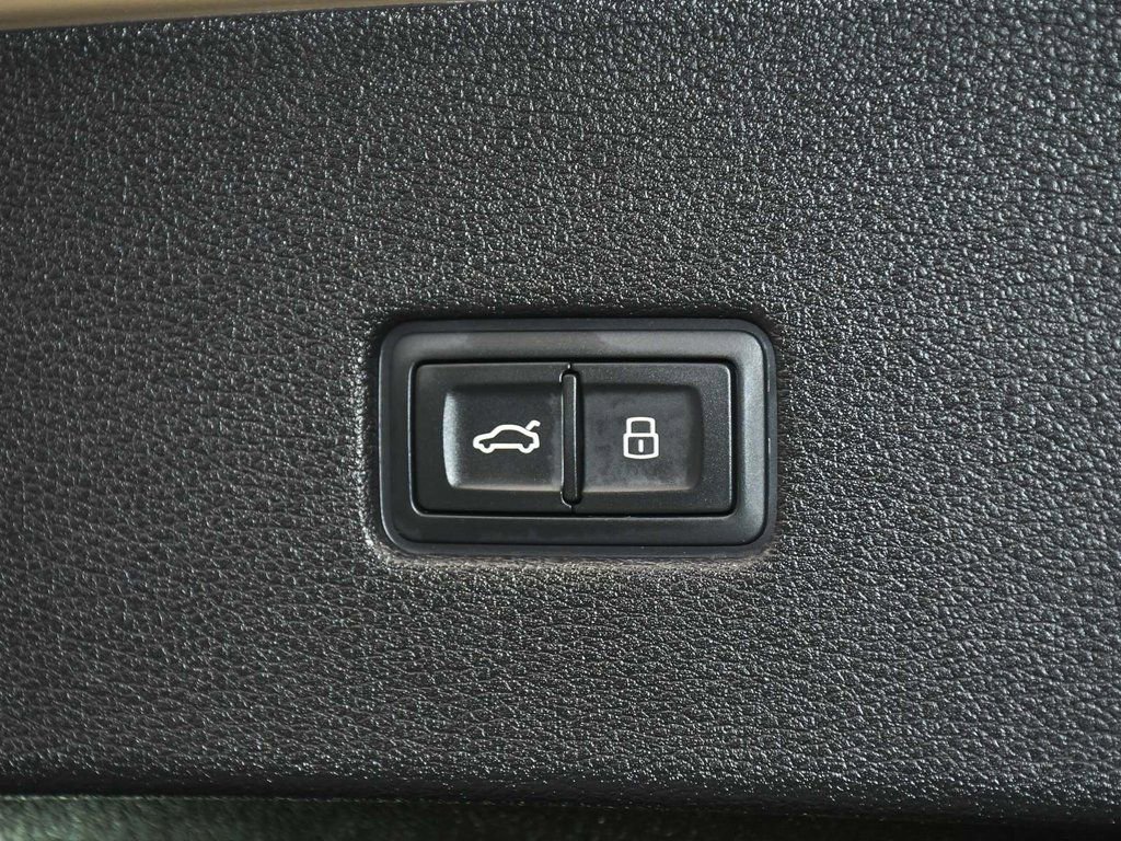 Used 2024 Audi Q8 Premium Plus w/ Premium Plus Package image 86