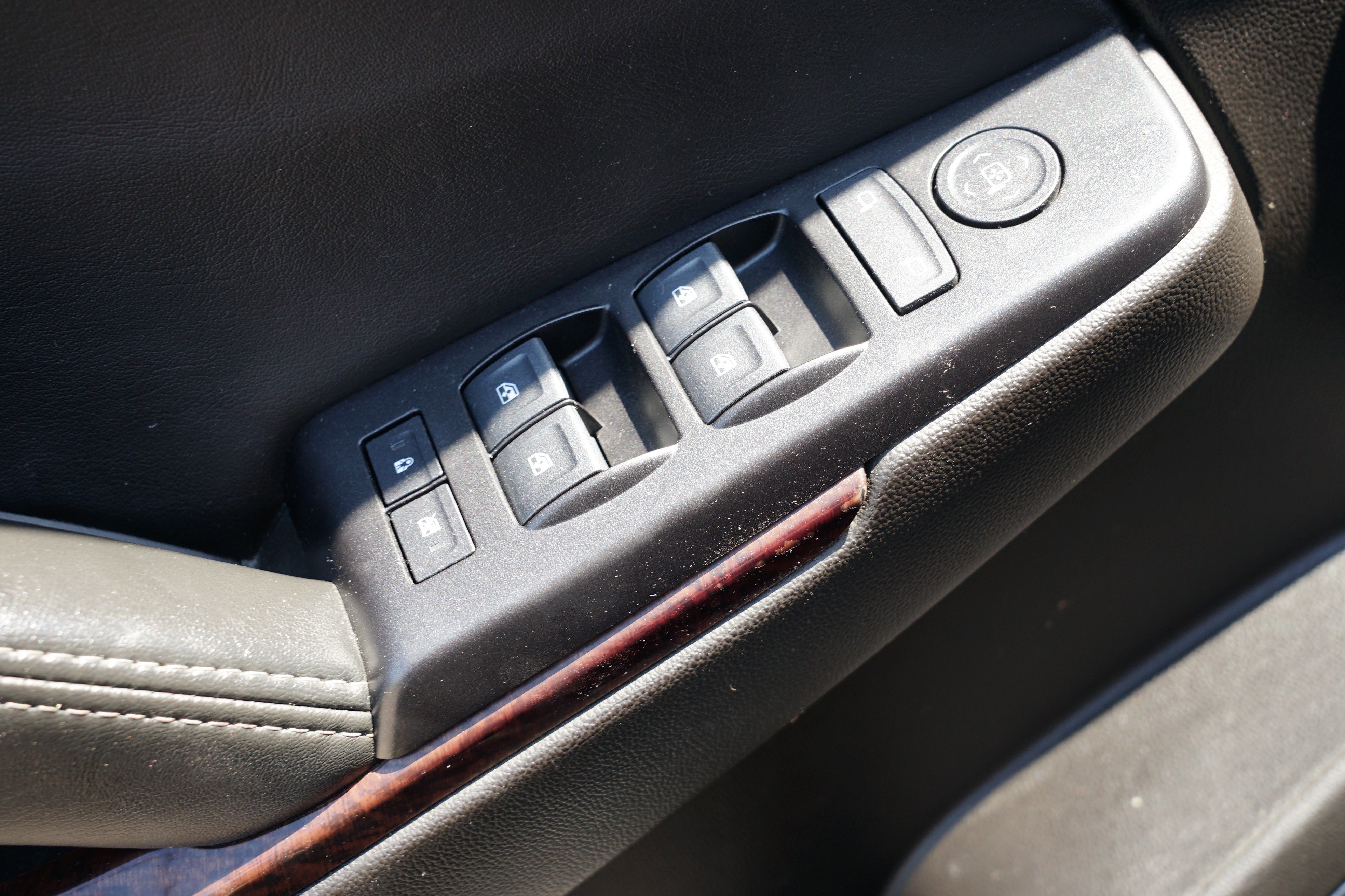 Used 2019 GMC Yukon XL SLE w/ SLE Value Package image 20