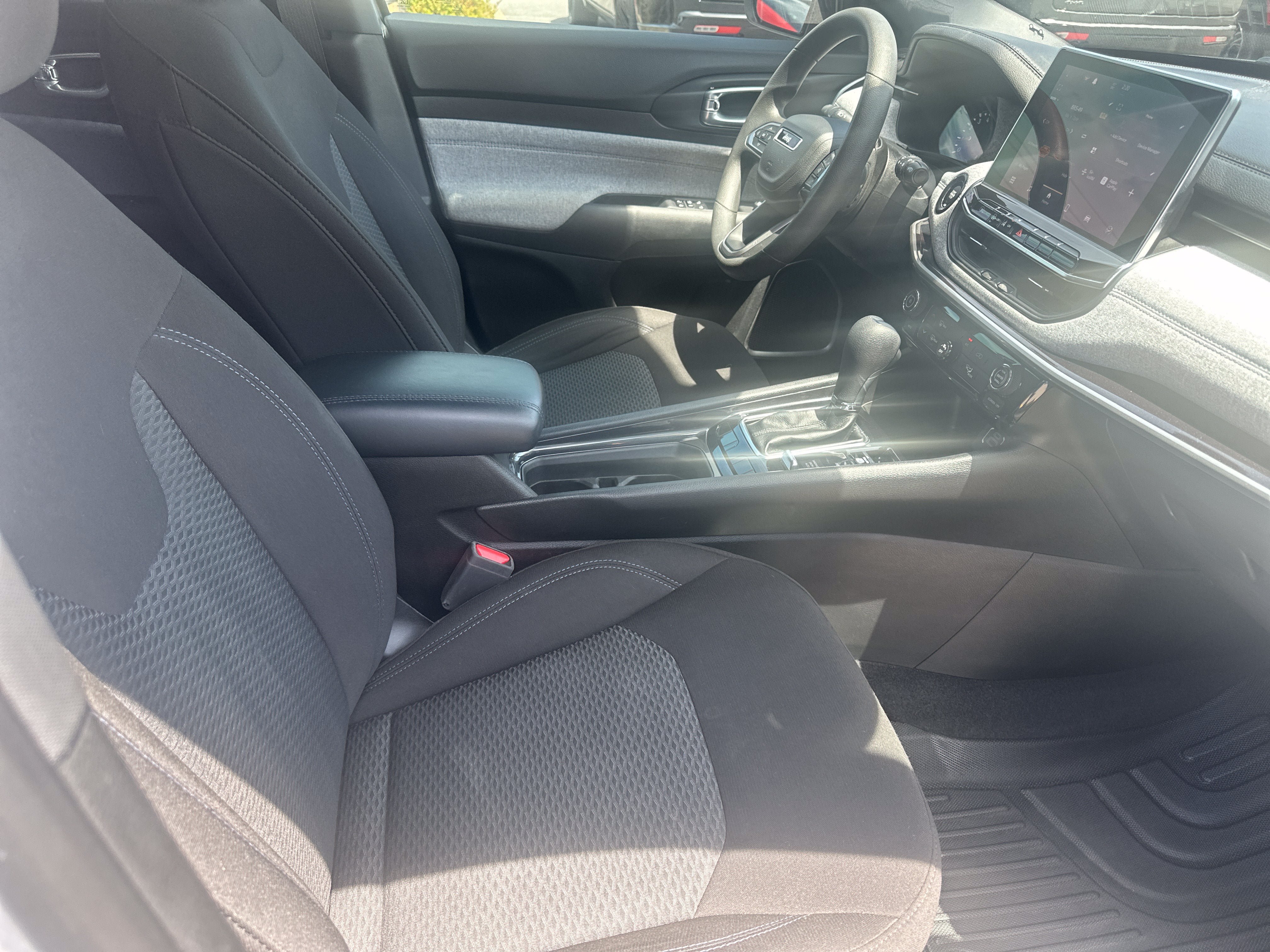 Used 2023 Jeep Compass Sport AWD/4WD image 27