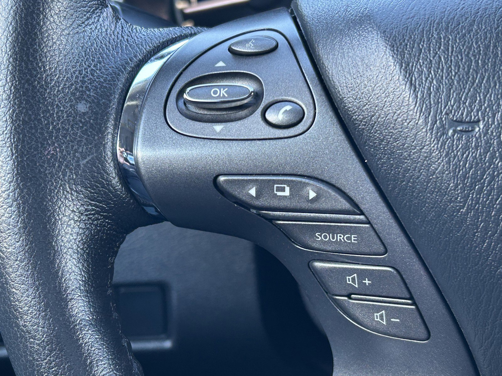 Used 2023 Nissan Murano SV image 21