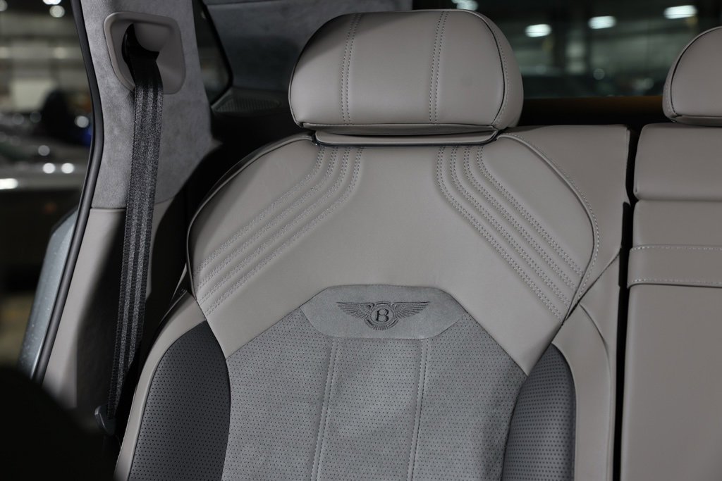 Used 2022 Bentley Bentayga S V8 image 35