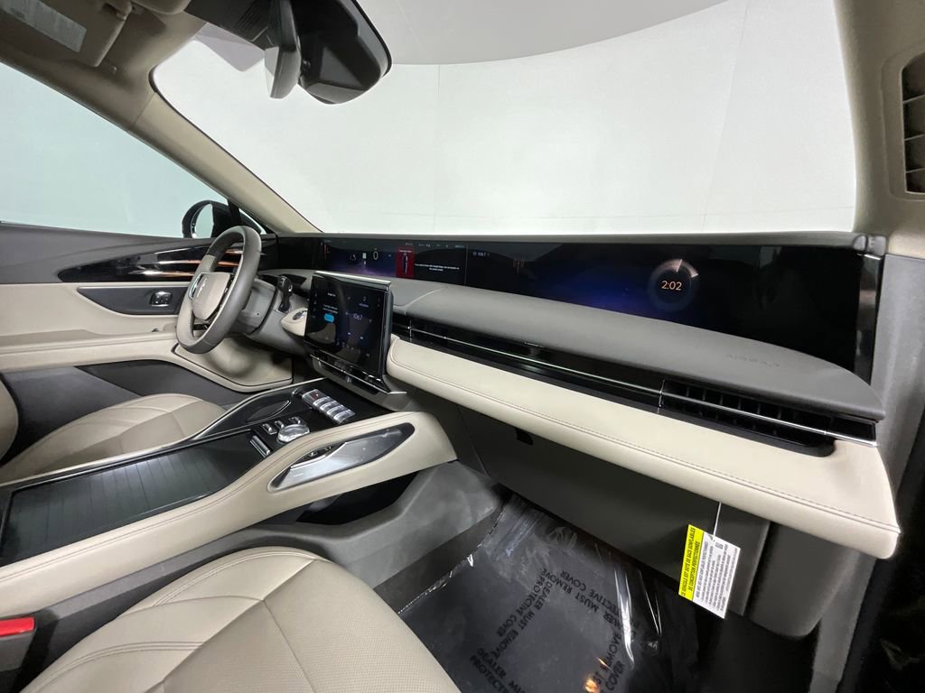 Used 2025 Lincoln Nautilus Premier AWD/4WD image 19