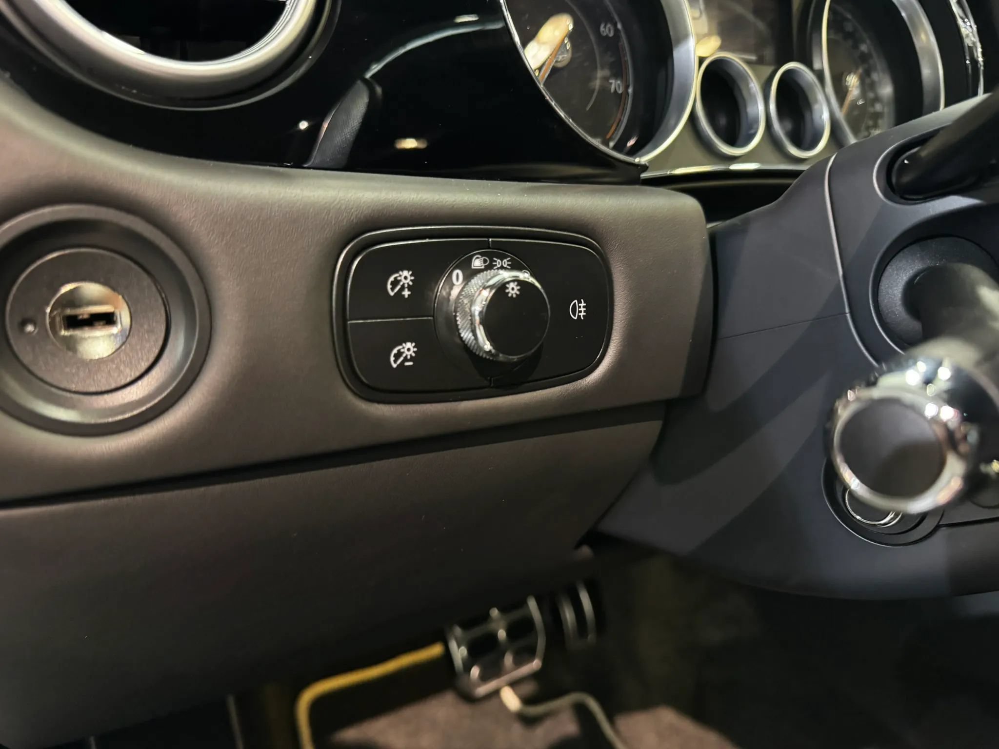 Used 2017 Bentley Continental GT AWD/4WD image 26