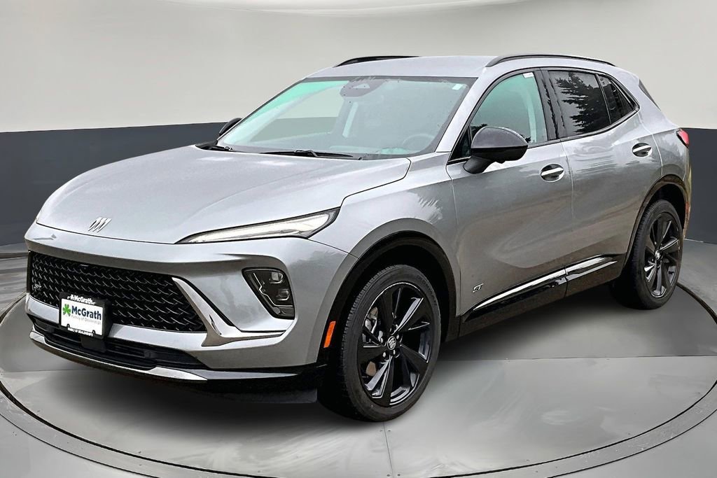 Used 2024 Buick Envision Sport Touring image 3