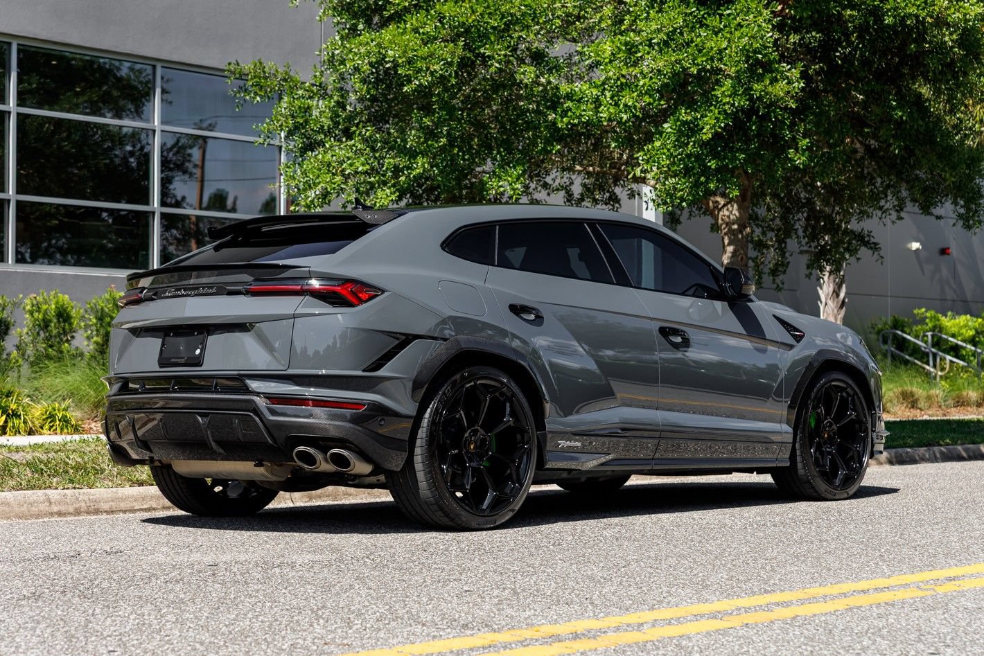 Used 2023 Lamborghini Urus Performante AWD/4WD image 6