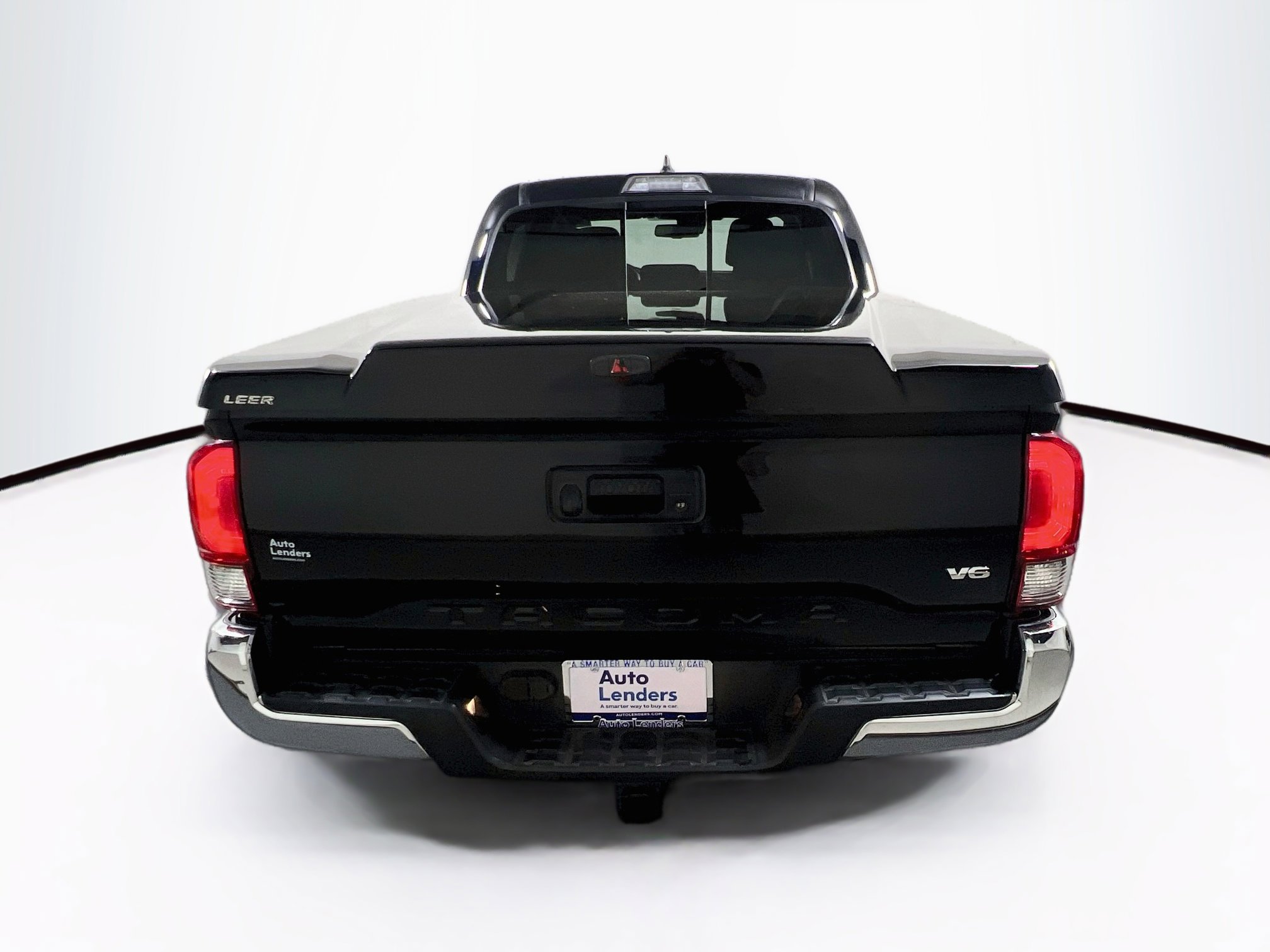 Used 2018 Toyota Tacoma TRD Off-Road AWD/4WD image 6