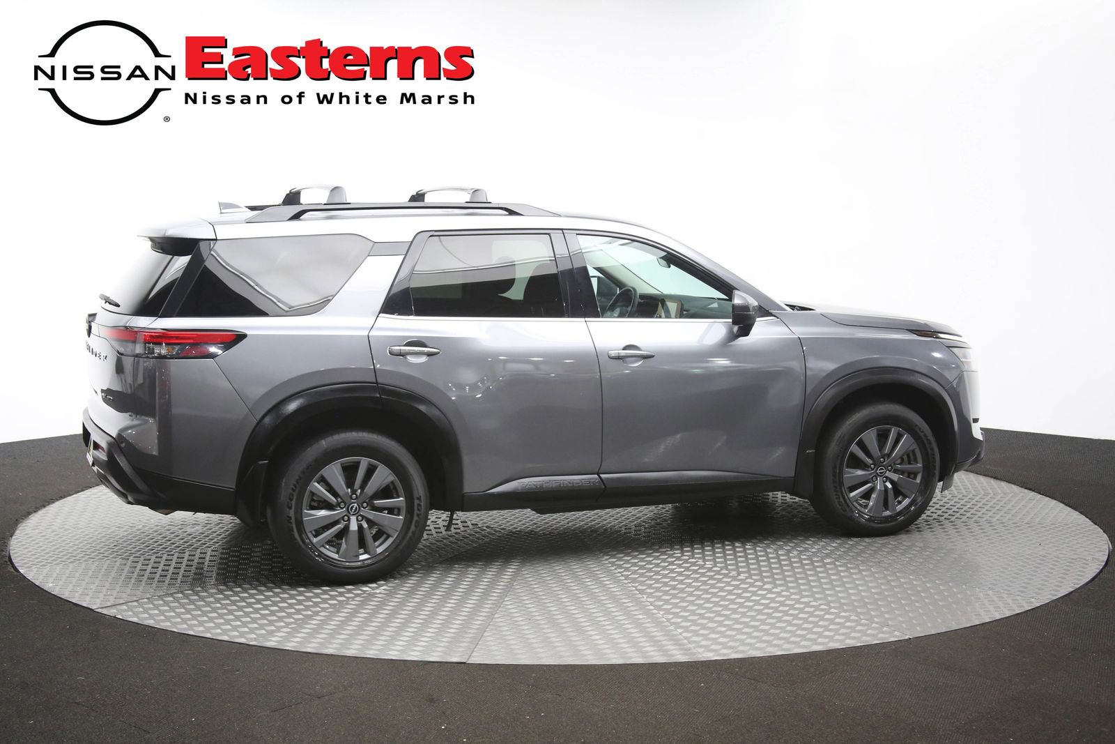 Used 2022 Nissan Pathfinder SV AWD/4WD image 40