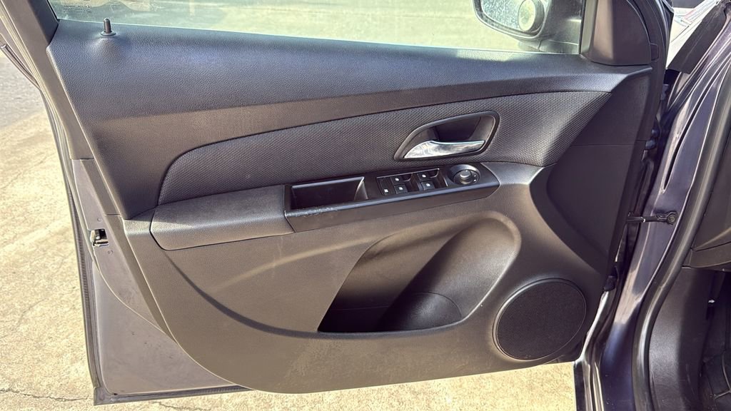 Used 2014 Chevrolet Cruze LT image 5