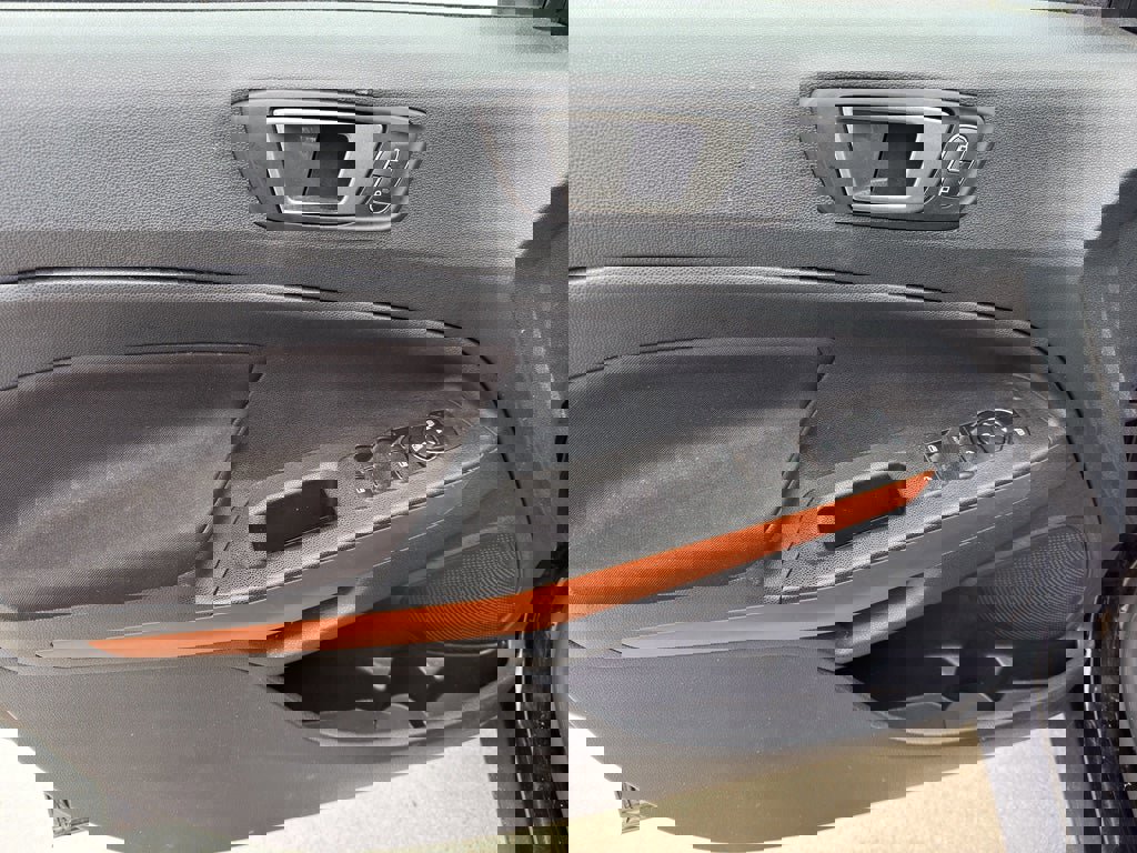 Used 2021 Ford EcoSport SE w/ SE Appearance Package image 9