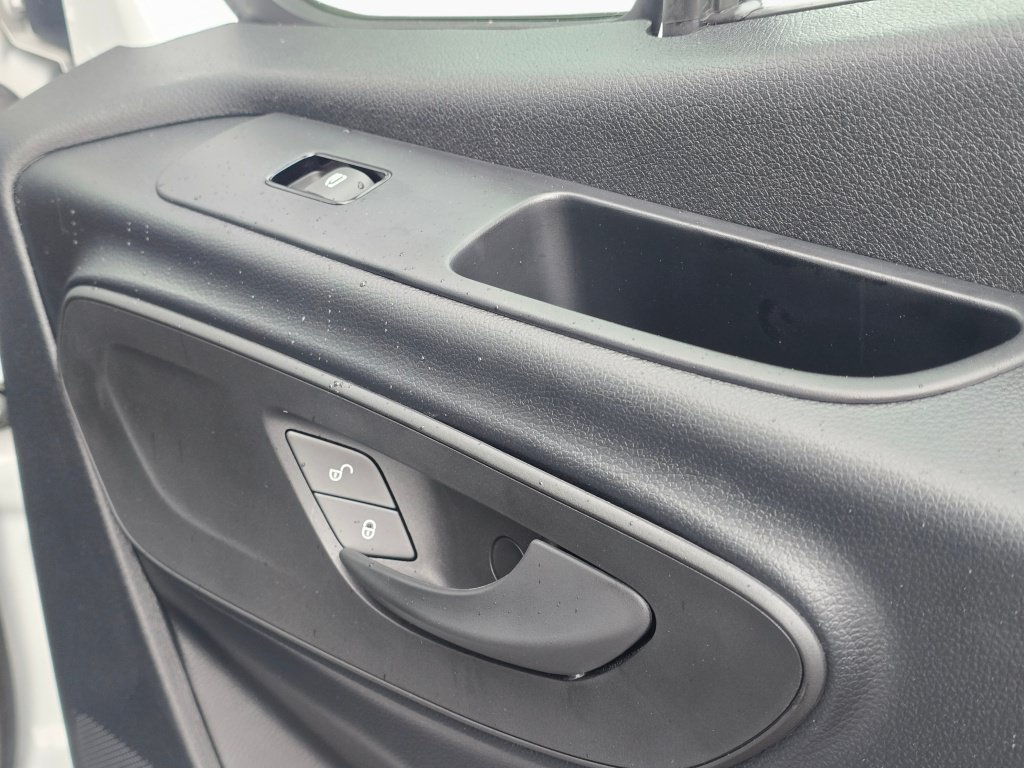 New 2025 Mercedes-Benz eSprinter 170 Cargo image 25