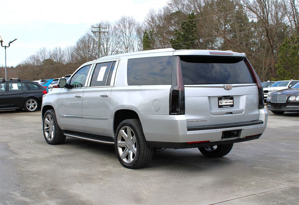 Used 2017 Cadillac Escalade ESV Luxury image 5