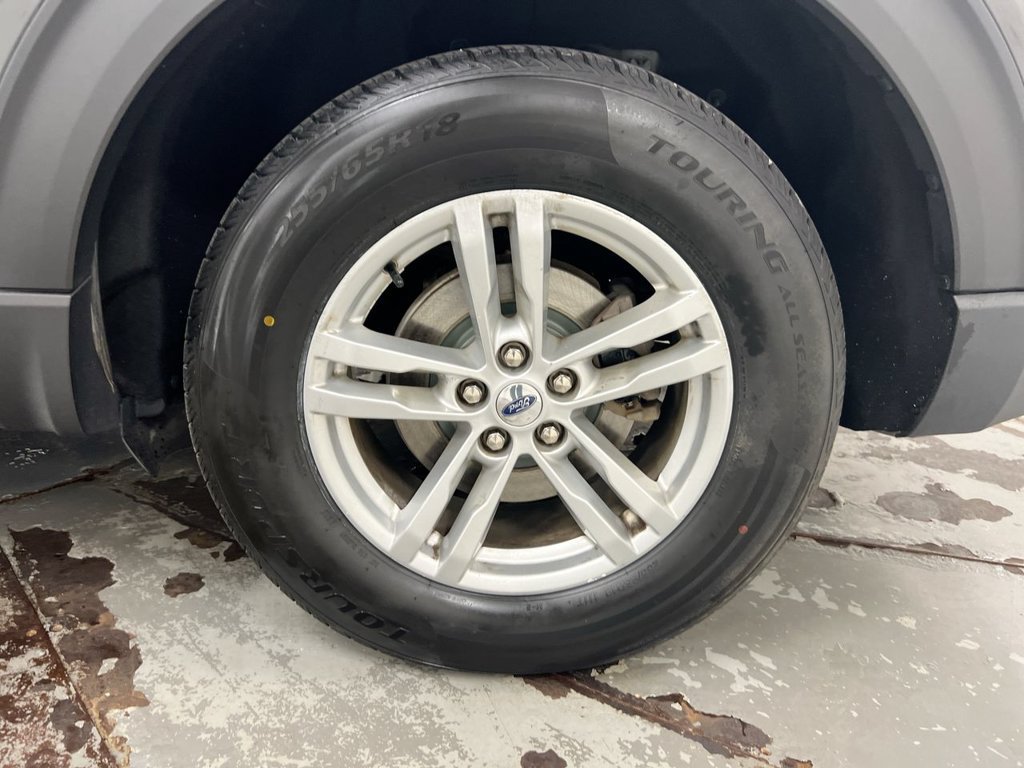 Used 2020 Ford Explorer XLT AWD/4WD image 27