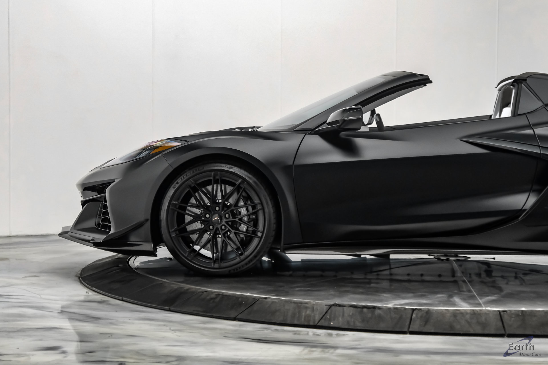 Used 2024 Chevrolet Corvette Z06 w/ Z07 Performance Package RWD image 10