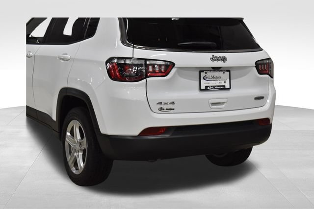 Certified 2024 Jeep Compass Latitude AWD/4WD image 35