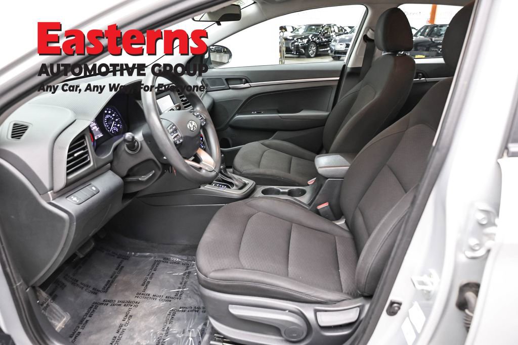 Used 2019 Hyundai Elantra SE w/ Cargo Package FWD image 13