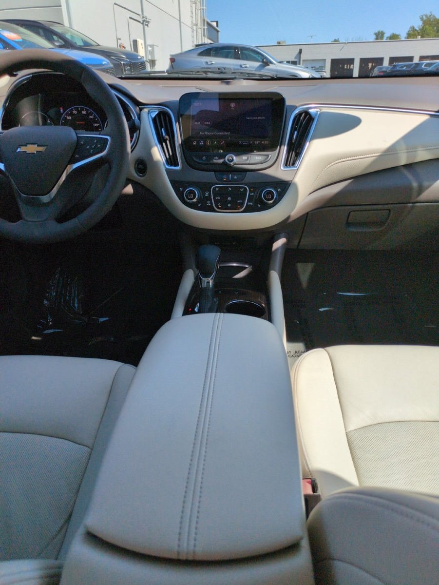 Used 2024 Chevrolet Malibu LT FWD image 24