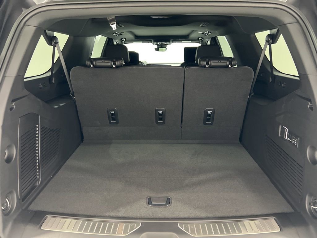 New 2026 Chevrolet Suburban High Country image 26