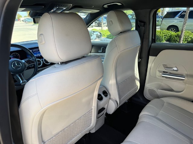 Used 2025 Mercedes-Benz GLA 250 image 24